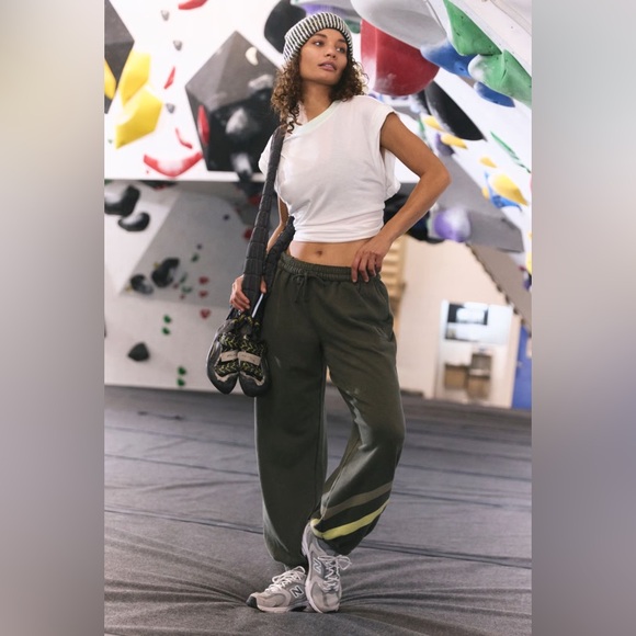 NWT Free People Movement All Star Logo Joggers In Ash - Picture 3 of 11